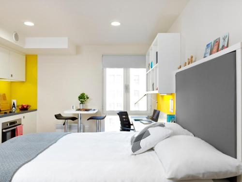 En eller flere senge i et værelse på For Students Only - Student Castle York