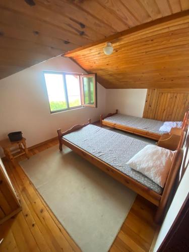 an overhead view of a bedroom with two beds at Стаи за гости Денкови in Burgas City
