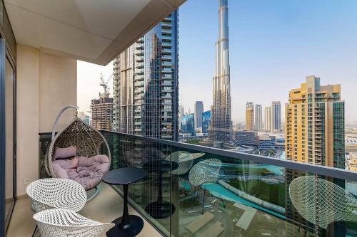 Burj View Stylish 3BR with Maids Room in Act One Tower Downtown