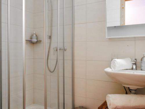 Bagno di Chalet Victoria-2 by Interhome