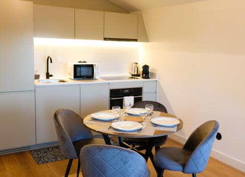 Fernandes Tomás Apartments 797