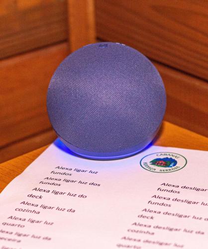 a purple ball sitting on top of a piece of paper at Cabana em Alfredo Wagner - Cabana Herança Serrana in Barracão