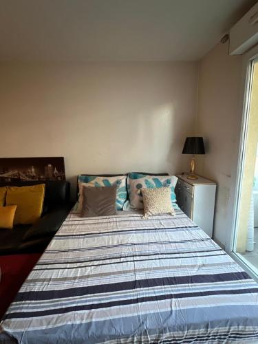 Studio magnan grand balcon