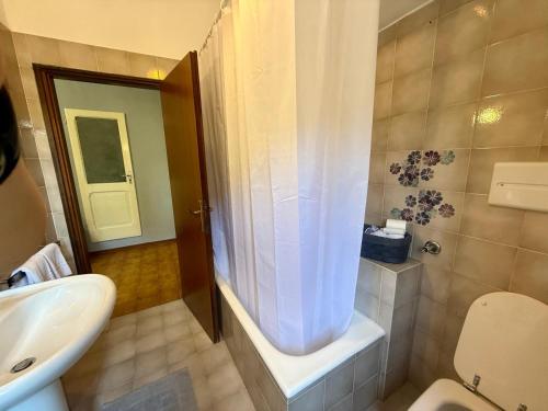 Bilik mandi di Locanda Brace da Donati