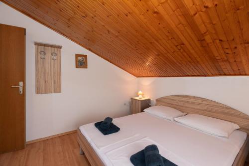 Apartments Krneta