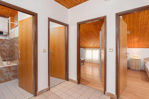 Apartments Krneta