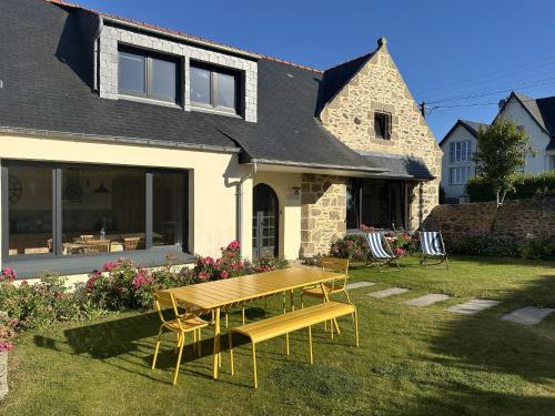 Photo de la galerie de l'établissement TY KERZOU - Maison de charme proche mer, à Landunvez