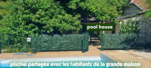 Imagen de la galería de TourTour in the Loire Valley poolside Chalet, en Saint-Avertin