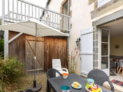 Apartment La Tréherais by Interhome