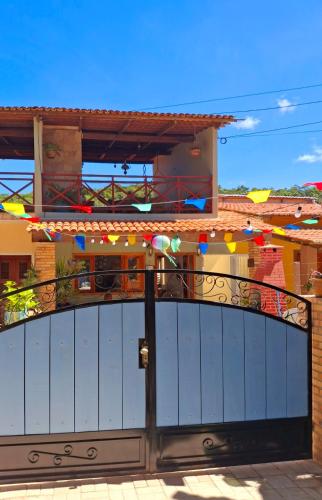 グアラミランガにあるCasa Florença Guaramirangaの家門