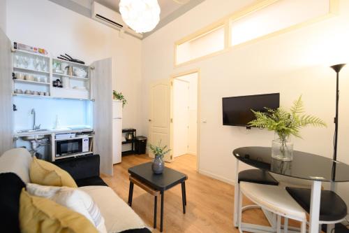 Apartamento de 1 dormitorio con balcón en el corazón de Madrid Temporal CER822