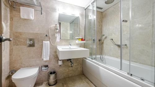 Koupelna v ubytování Kent Hotel