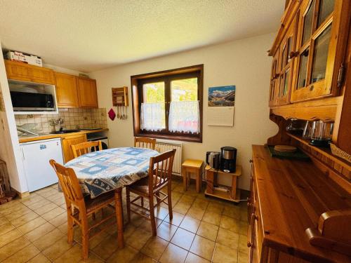 Chatel: 3 pièces, Terrasse, Animaux admis, Parking - FR-1-198-257