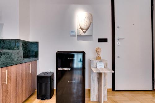 Athens Marbles-Classic suite
