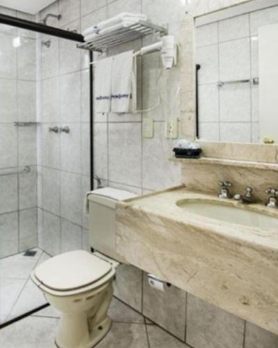 Un baño de Hotel Guarany