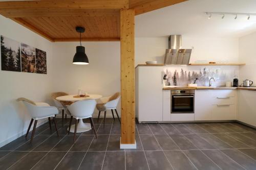 Kuchyň nebo kuchyňský kout v ubytování Ferienwohnung "Bergzeit" in Feldberg- Falkau