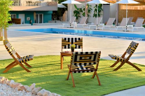 Πισίνα στο ή κοντά στο Stork Holiday Apartments - Garden & Sea View