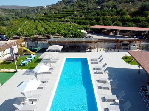 Πισίνα στο ή κοντά στο Stork Holiday Apartments - Garden & Sea View