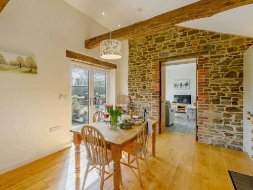 Η κουζίνα ή μικρή κουζίνα στο 1 Bed in Great Torrington 76790
