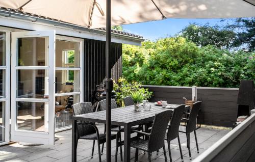 Zahrada ubytování 3 Bedroom Stunning Home In Hals