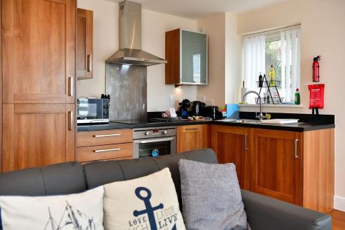 Η κουζίνα ή μικρή κουζίνα στο Seaside Serenity in Swansea