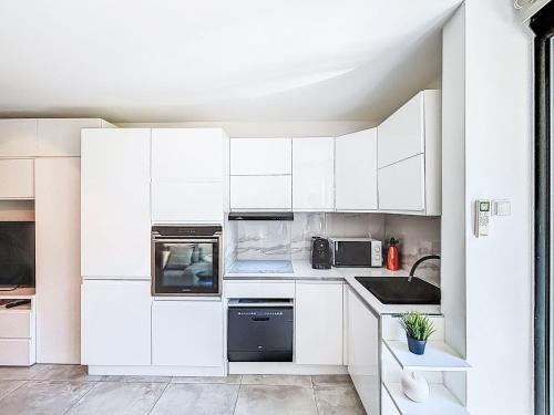 Apartment Les Marquises-3 by Interhome