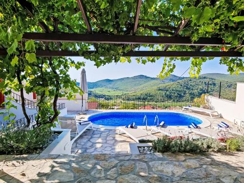 Πισίνα στο ή κοντά στο Holiday Home Prusina by Interhome