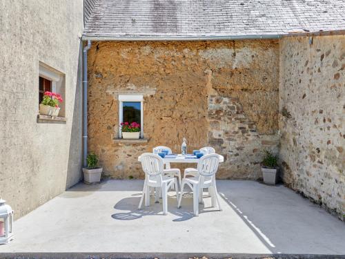 Αίθριο ή υπαίθριος χώρος στο Holiday Home Le Launay by Interhome
