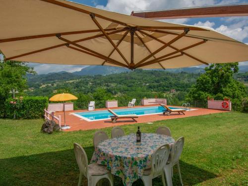 Πισίνα στο ή κοντά στο Holiday Home Casa dei Ciliegi by Interhome