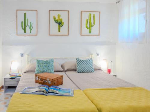 Postel nebo postele na pokoji v ubytování Apartment La tavernetta di Tata by Interhome