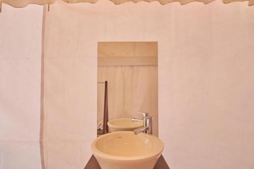 Un baño de Savi Camps Jaisalmer
