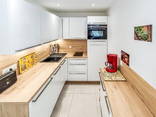 Apartment Le Vieux Port-2 by Interhome
