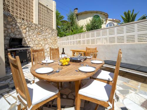 Holiday Home Miracosta by Interhome