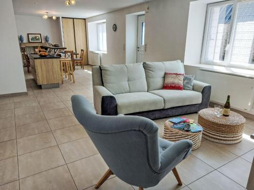 Χώρος καθιστικού στο Holiday Home Kerdro by Interhome