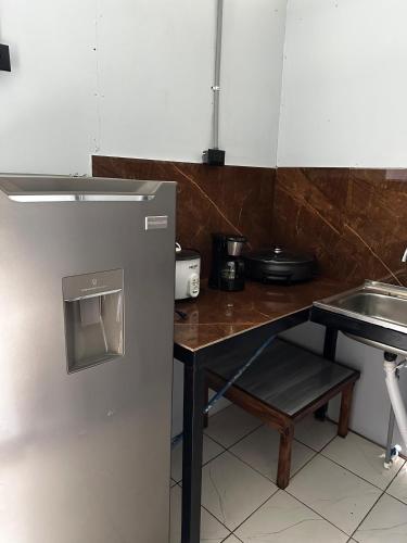 Η κουζίνα ή μικρή κουζίνα στο Chava Lodge On Tenorio Rio Celeste