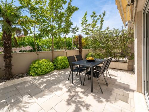 Apartment Dita-2 by Interhome