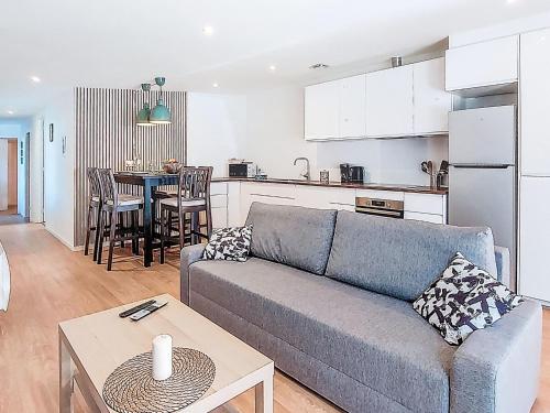 Η κουζίνα ή μικρή κουζίνα στο Holiday Home Les Cariatides 3 by Interhome
