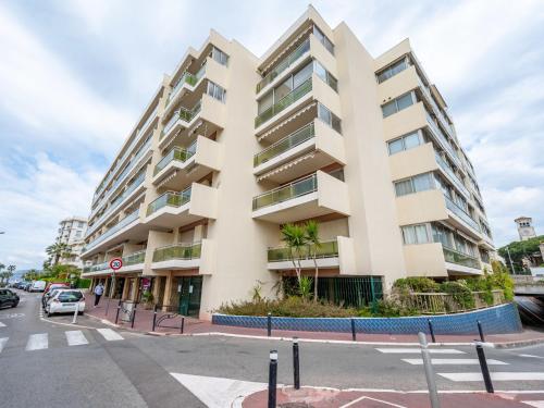Apartment Les Sablons-3 by Interhome