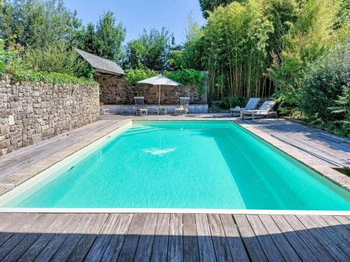 Πισίνα στο ή κοντά στο Holiday Home La Grulais by Interhome
