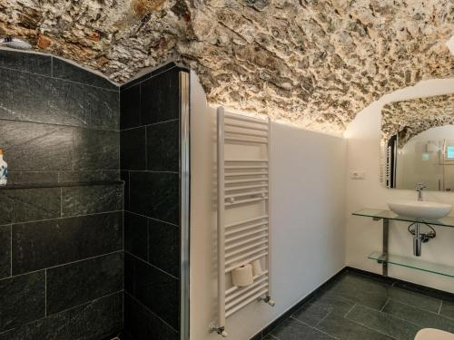 Koupelna v ubytování Apartment La Scaletta by Interhome