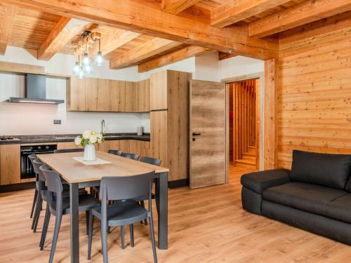 Kuchyň nebo kuchyňský kout v ubytování Apartment Larice Quadrilocale by Interhome