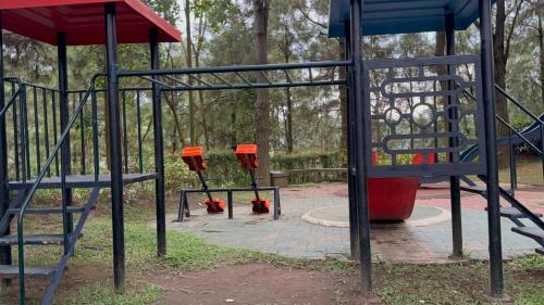 Kawasan permainan kanak-kanak di Angsana Breeze at Crosswinds