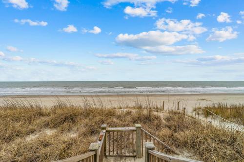 Gallery image of Wave Watcher in Oak Island