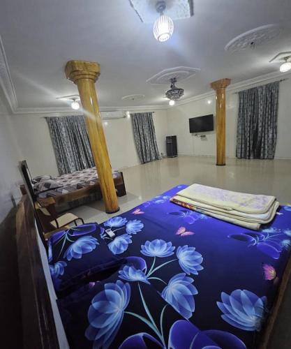 Una cama o camas en una habitación de DenisVision