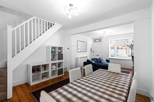 Posezení v ubytování Bakersfield Retreat