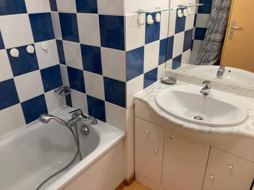 Gallery image of Appartement T3 - 3 étoiles - 6 pers - Au pied des pistes in Villarembert