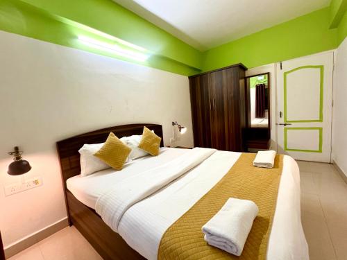 Katil atau katil-katil dalam bilik di 2bhk Sparkling Apartment with POOL