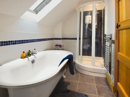 Ένα μπάνιο στο 2 Bed in Dunster 41218