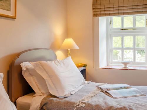 Ένα ή περισσότερα κρεβάτια σε δωμάτιο στο 3 Bed in Talybont-on-Usk BN351