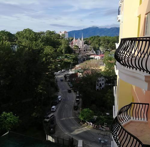 Nespecifikovaný výhled na hory nebo výhled na hory při pohledu z aparthotelu